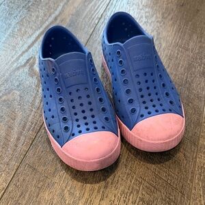 Native Kids Water Shoes in Blue and Pink